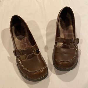 Ladies leather slip on shoes